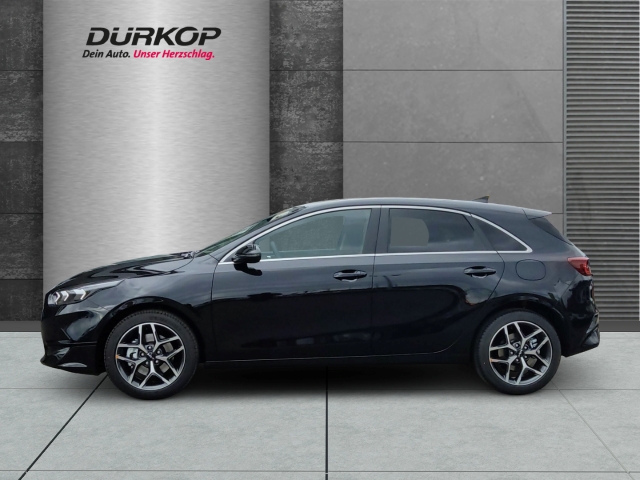 Fahrzeugansicht Kia Cee'd Ultimate Edition 1.5T DCT Style-Paket Navi ACC Apple CarPlay - Bild 2