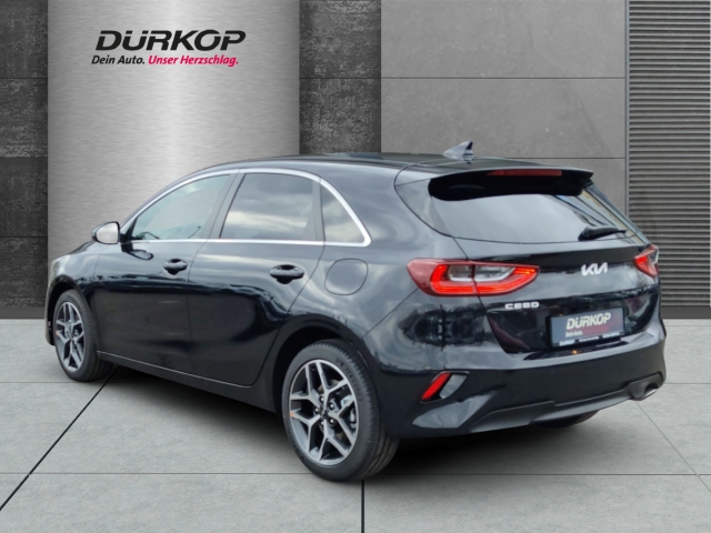 Fahrzeugansicht Kia Cee'd Ultimate Edition 1.5T DCT Style-Paket Navi ACC Apple CarPlay - Bild 3