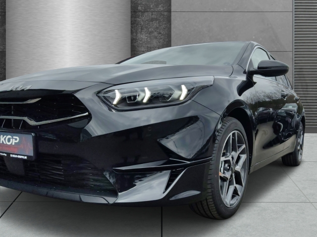 Fahrzeugansicht Kia Cee'd Ultimate Edition 1.5T DCT Style-Paket Navi ACC Apple CarPlay - Bild 4