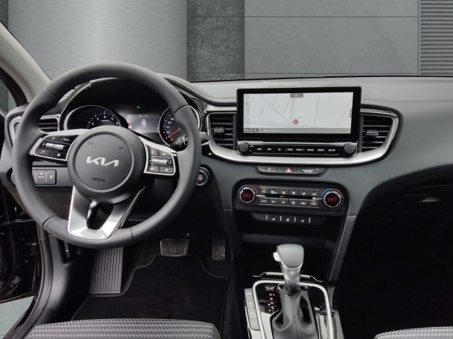 Fahrzeugansicht Kia Cee'd Ultimate Edition 1.5T DCT Style-Paket Navi ACC Apple CarPlay - Bild 10