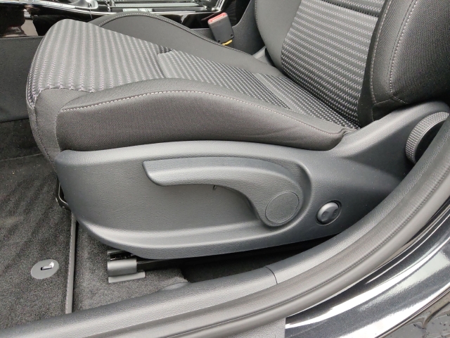 Fahrzeugansicht Kia Cee'd Ultimate Edition 1.5T DCT Style-Paket Navi ACC Apple CarPlay - Bild 16