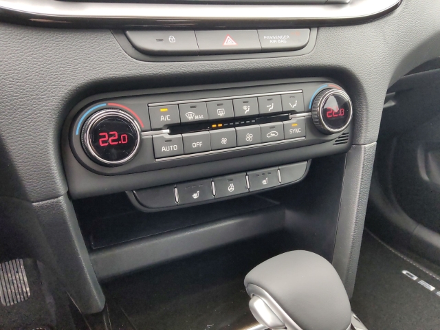 Fahrzeugansicht Kia Cee'd Ultimate Edition 1.5T DCT Style-Paket Navi ACC Apple CarPlay - Bild 20