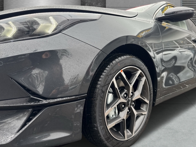 Fahrzeugansicht Kia Cee'd Ultimate Edition 1.5T Mild-Hybrid DCT Style-Paket Navi LED Apple CarPlay Android Auto - Bild 4