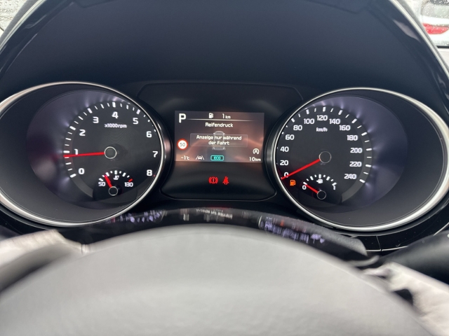 Fahrzeugansicht Kia Cee'd Ultimate Edition 1.5T Mild-Hybrid DCT Style-Paket Navi LED Apple CarPlay Android Auto - Bild 12