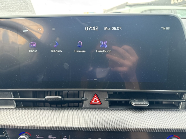Fahrzeugansicht Kia Sportage Vision PHEV Komfort Paket Navi Digitales Cockpit LED ACC Apple CarPlay Android Auto - Bild 35