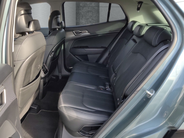 Fahrzeugansicht Kia Sportage SPIRIT 1.6T 48V DCT ALLRAD Navi Leder Digitales Cockpit Memory Sitze HarmanKardon - Bild 9