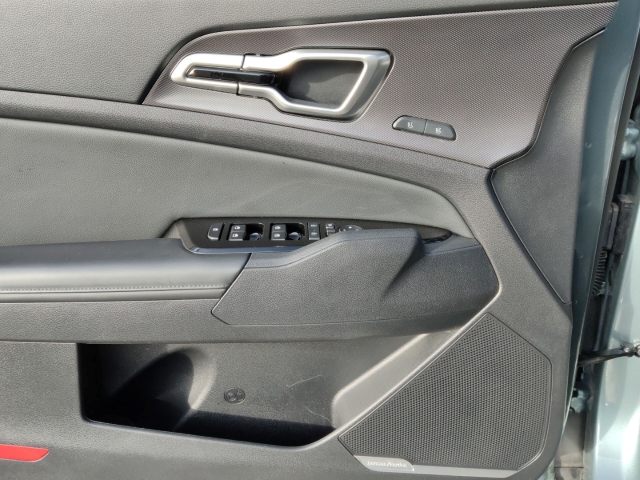 Fahrzeugansicht Kia Sportage SPIRIT 1.6T 48V DCT ALLRAD Navi Leder Digitales Cockpit Memory Sitze HarmanKardon - Bild 13
