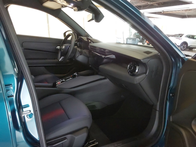 Fahrzeugansicht Alfa Romeo Junior Elettrica Speciale Technologie-Paket Navi Digitales Cockpit Soundsystem 360 Kamera - Bild 15