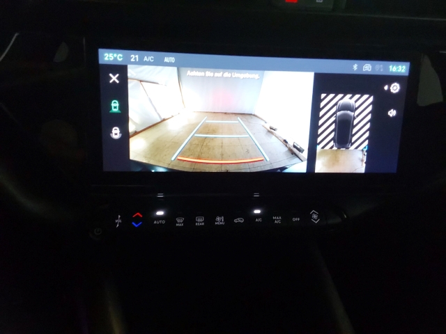 Fahrzeugansicht Alfa Romeo Junior Elettrica Speciale Technologie-Paket Navi Digitales Cockpit Soundsystem 360 Kamera - Bild 17