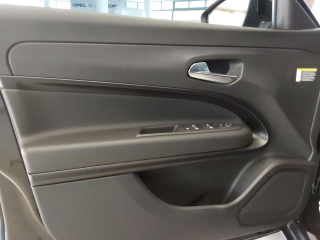 Fahrzeugansicht Alfa Romeo Junior Elettrica Speciale Sport und Technologie-Paket Leder Panoramadach - Bild 13