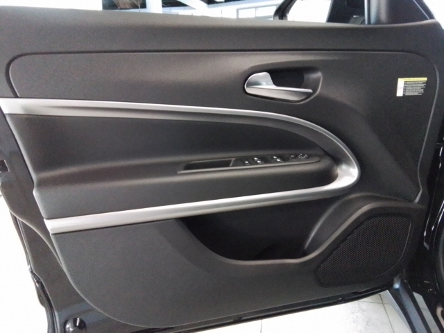 Fahrzeugansicht Jeep Avenger Altitude 1.2 ADAS Infotaiment & Komfort Winter-Paket Allwetter 17Zoll-Alu - Bild 13
