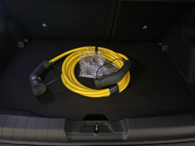 Fahrzeugansicht Jeep Avenger -e Summit 54KW MY24 Wärmepumpe ACC Winterpaket Navi digitales Cockpit Soundsystem - Bild 25