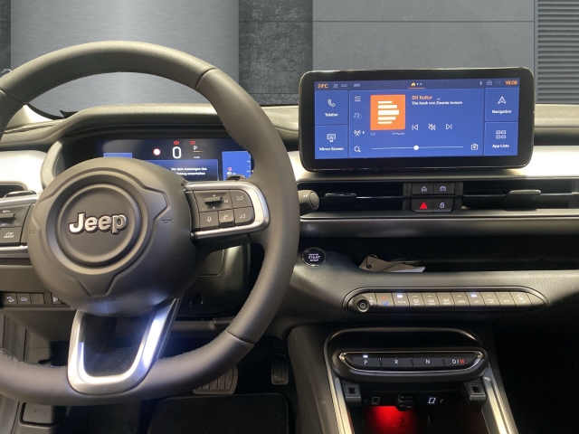 Fahrzeugansicht Jeep Avenger Summit 1.2 Mild-Hybrid LED Apple CarPlay Android Auto Klimaautom DAB SHZ Keyless - Bild 10