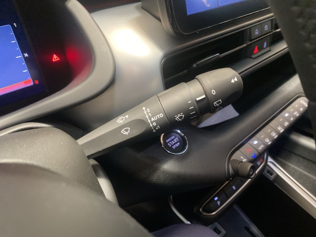 Fahrzeugansicht Jeep Avenger Summit 1.2 Mild-Hybrid LED Apple CarPlay Android Auto Klimaautom DAB SHZ Keyless - Bild 18