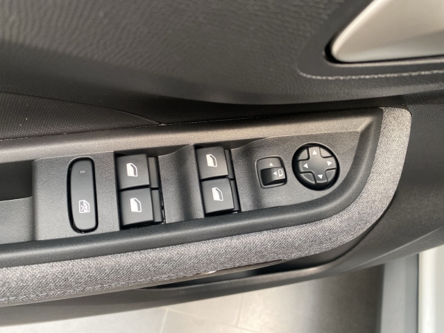 Fahrzeugansicht Opel Frontera Electric GS 11kw-Lader Tech-Paket Allwetter Navi Digitales Cockpit LED - Bild 15