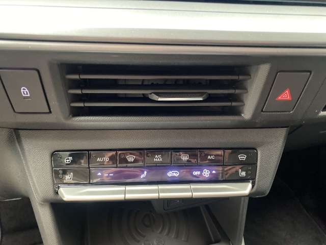 Fahrzeugansicht Opel Frontera Electric GS 11kw-Lader Tech-Paket Allwetter Navi Digitales Cockpit LED - Bild 26