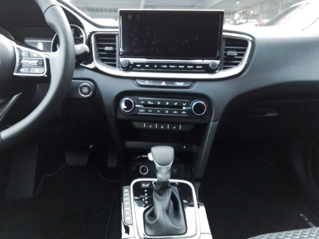 Fahrzeugansicht Kia Cee'd_sw Spirit PHEV Sitzkomfort Technologie-Paket El. Panodach Navi digitales Cockpit Memory Sitze - Bild 11