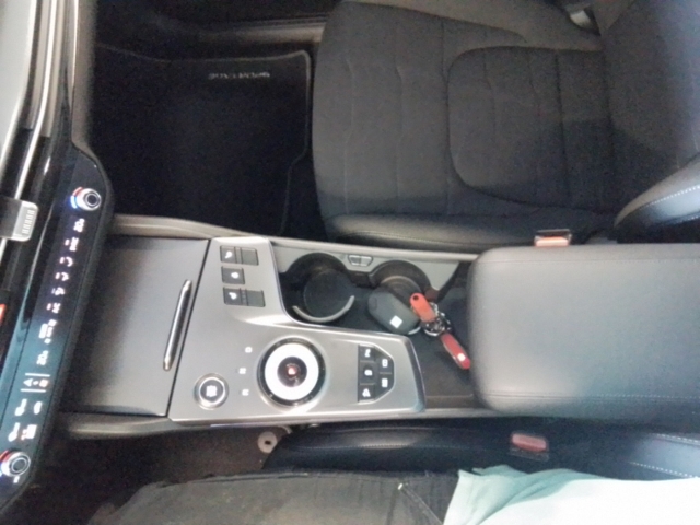 Fahrzeugansicht Kia Sportage Spirit 1.6T AT DriveWise-Paket El Panoramadach HUD Navi Digitales Cockpit ACC SHZ v+h - Bild 19